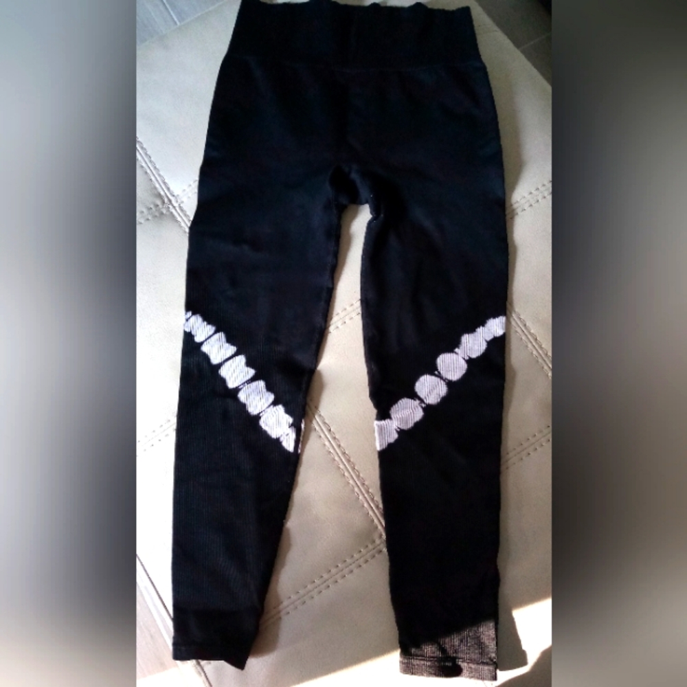 Victoria's Secret Black Leggings size Large
